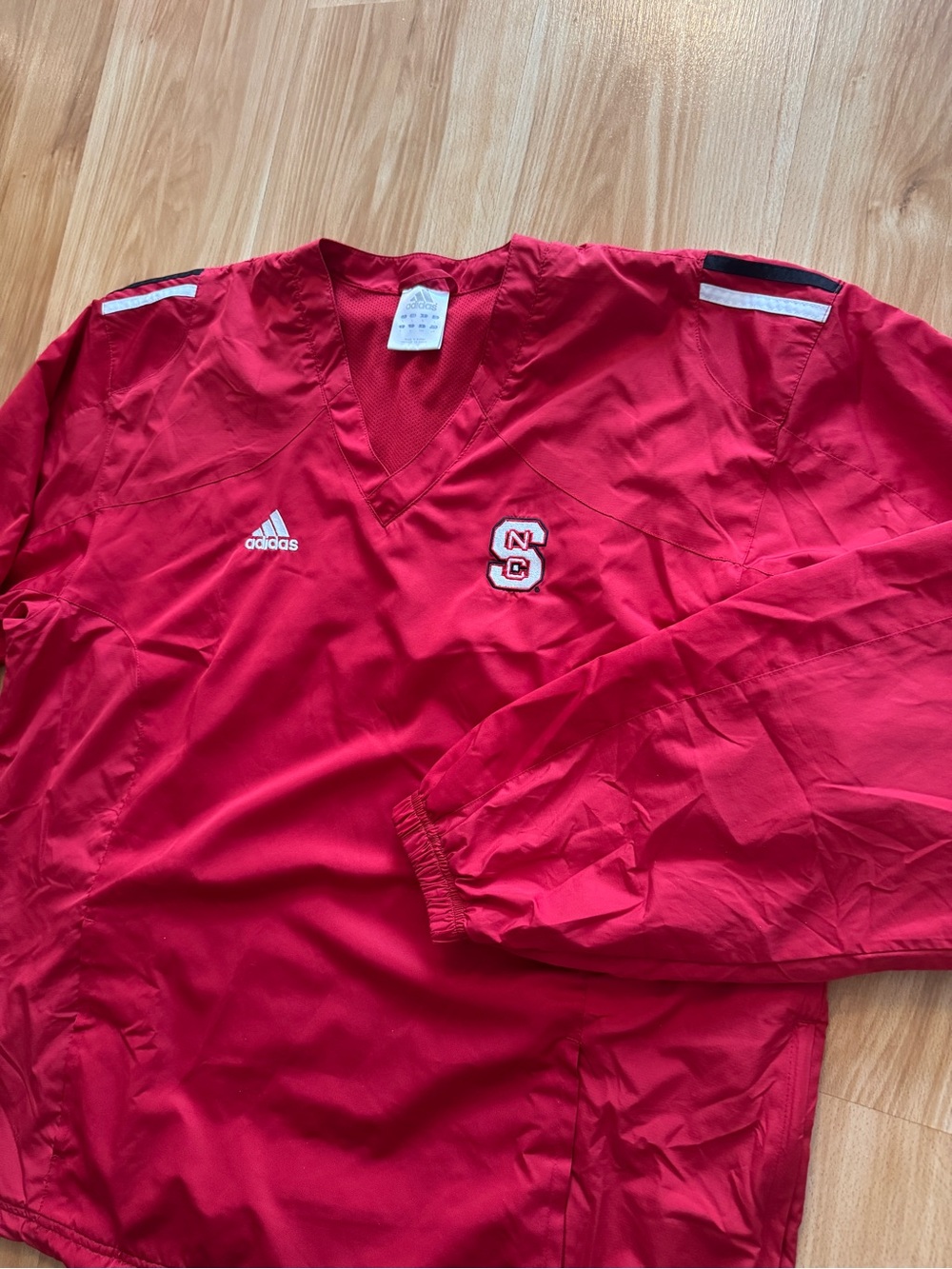 NC State NCSU Wolfpack V Neck Pullover Windbreaker Sweatshirt- Adidas Mens Large